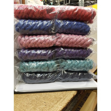 Packs of 5 lead ropes