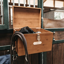 Load image into Gallery viewer, Kentucky Grooming Deluxe Stable tack box
